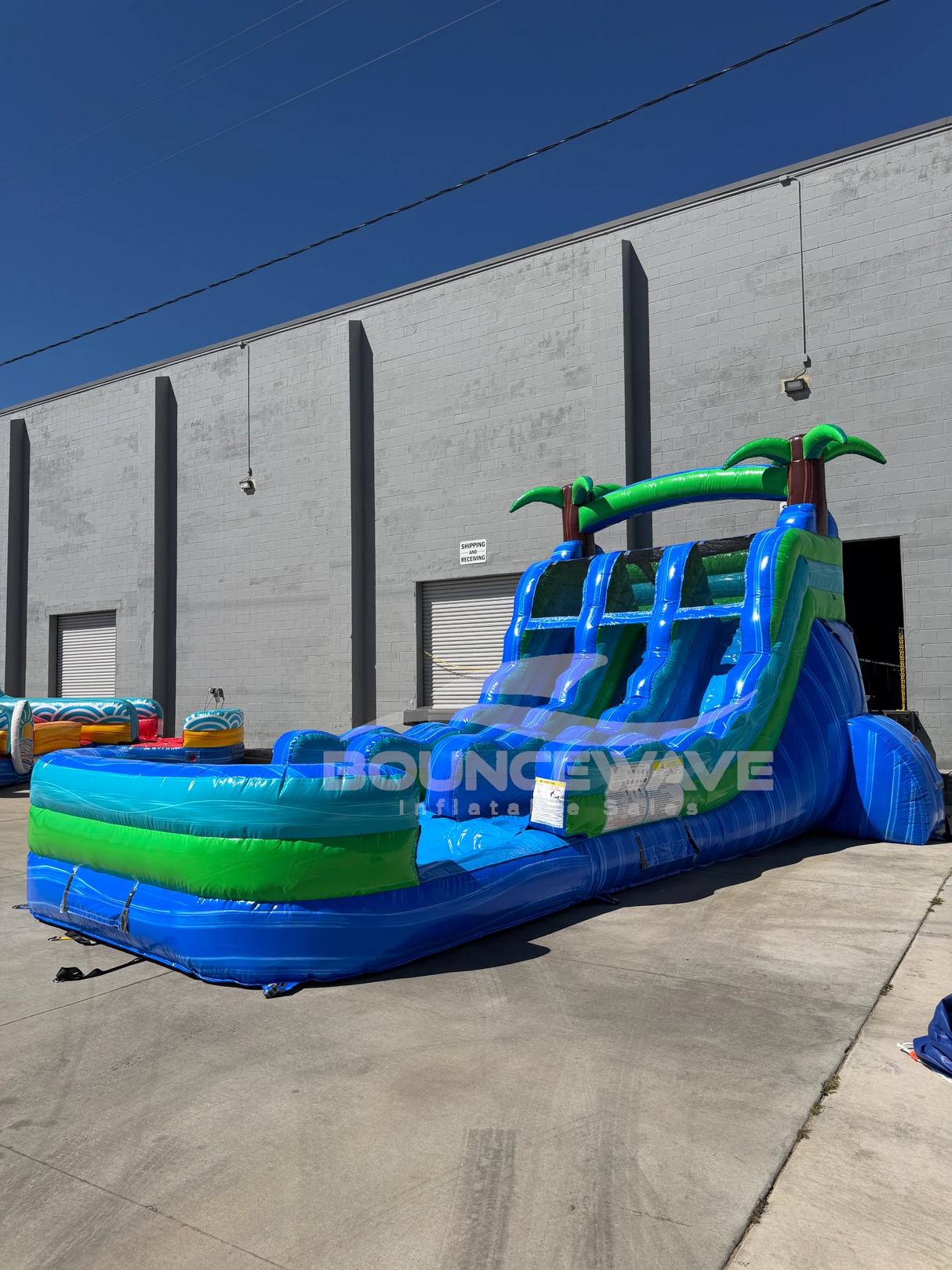 15ft Aqua Bolt Dual Lane Water Slide – Center Climb - BounceWave Inflatable Sales