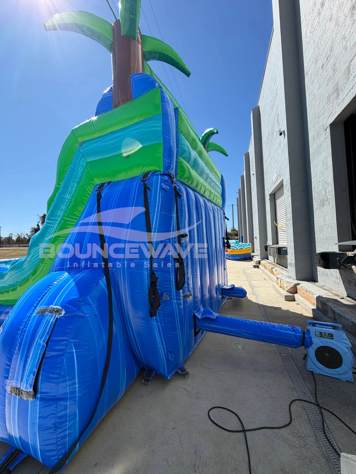 15ft Aqua Bolt Dual Lane Water Slide – Center Climb - BounceWave Inflatable Sales